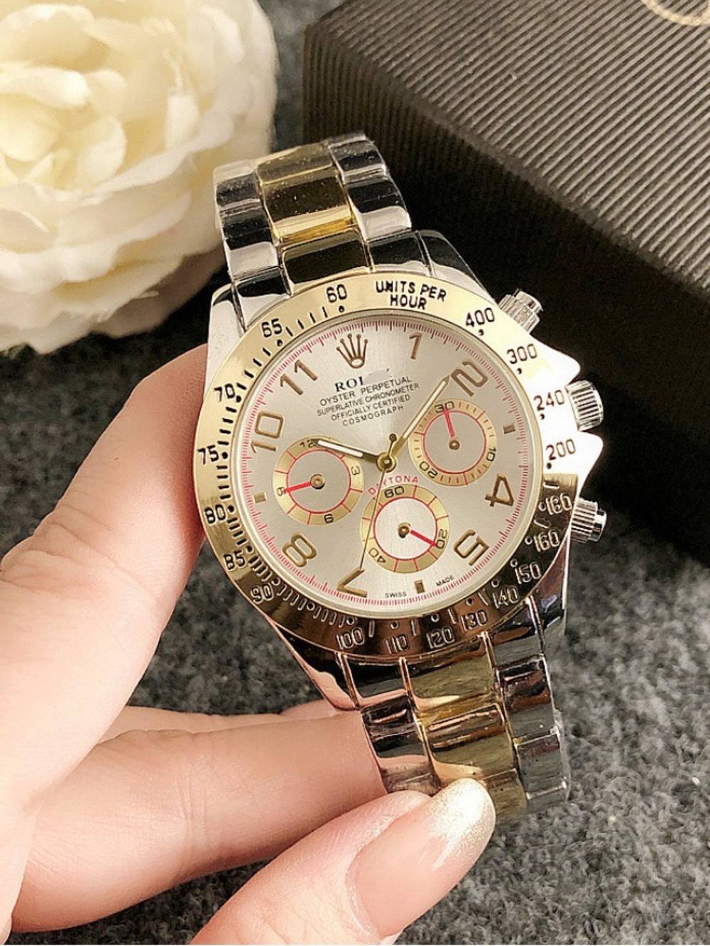 New men’s silver/gold fashion watch